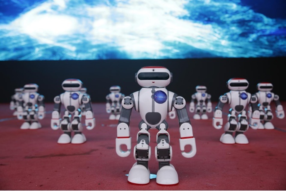 科技賦能，生態(tài)玉溪 2019京東玉溪特產(chǎn)館“11.11”啟動儀式暨智能機器人銷售新篇章