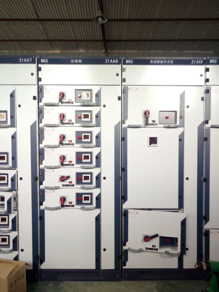 廠家專業(yè)生產(chǎn)與銷售GCK配電柜 門(mén)板帶線路圖